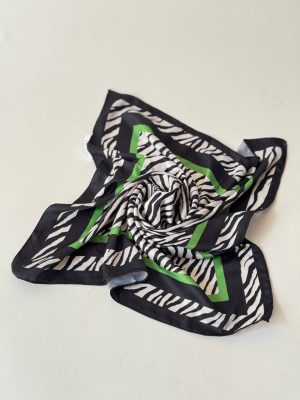 روسری مینی اسکارف نوادو طرح‌دار چندرنگ