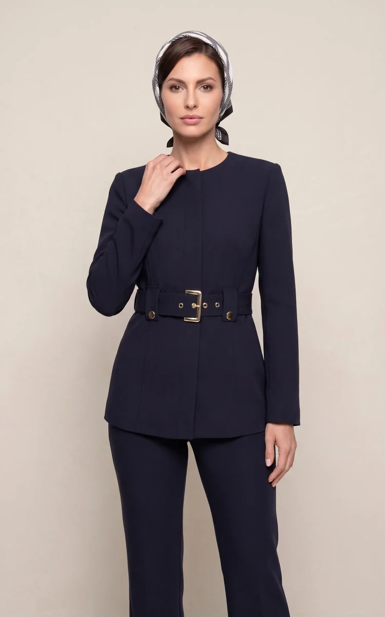 W 405013151912 out pose1