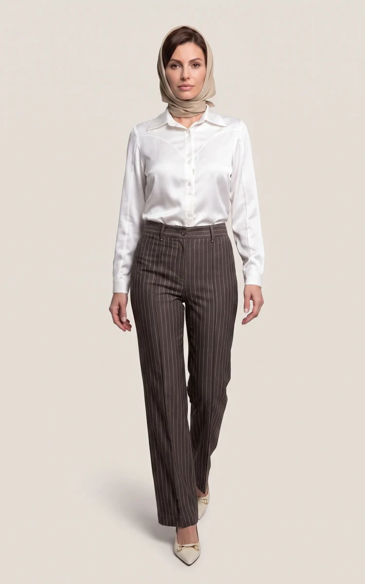 W 405023231957 out pose1